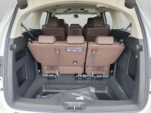 New 2026 Honda Odyssey Touring image 8