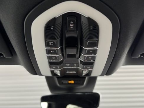 New 2026 Porsche Macan S image 30