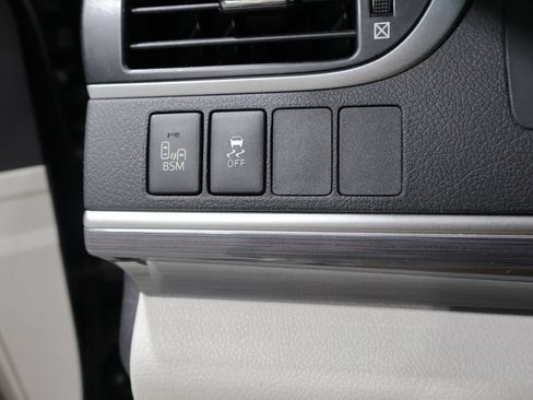 Used 2014 Toyota Camry XLE w/ Leather Package FWD image 33