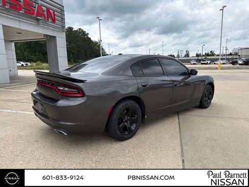 Used 2021 Dodge Charger SXT w/ Leather Interior Group RWD image 3