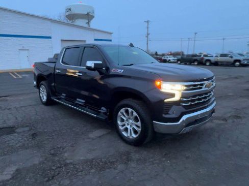 Used 2022 Chevrolet Silverado 1500 LTZ w/ LTZ Premium Package image 2