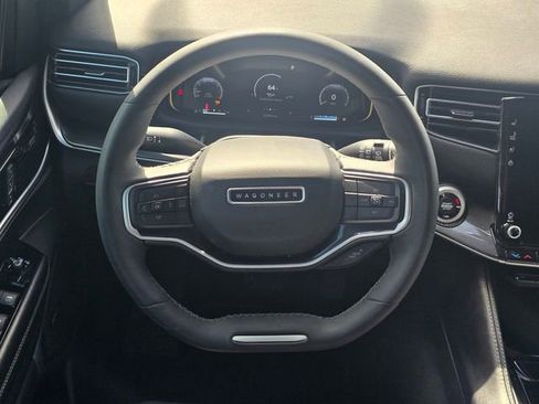 Used 2022 Jeep Wagoneer Series I RWD image 16
