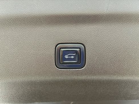 Used 2022 Chevrolet Tahoe LT AWD/4WD image 32
