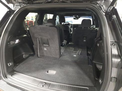 Used 2024 Jeep Grand Cherokee L Laredo w/ Luxury Tech Group I image 12