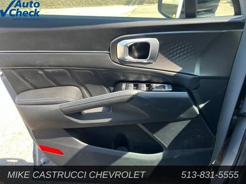 Used 2023 Kia Sorento SX AWD/4WD image 9