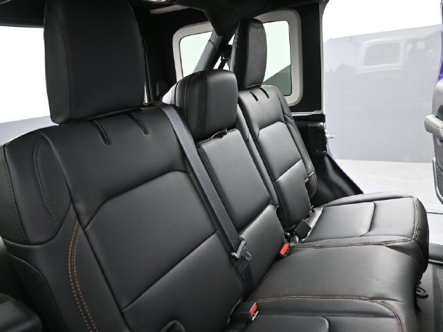 New 2026 Jeep Wrangler Unlimited Sahara w/ Whitecap Package AWD/4WD image 20