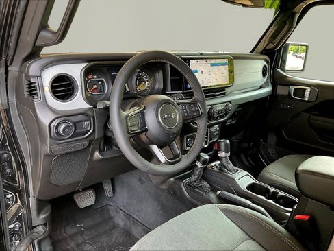 Used 2024 Jeep Wrangler Unlimited Sport AWD/4WD image 17