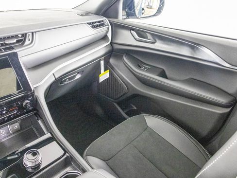 New 2025 Jeep Grand Cherokee L Altitude image 33