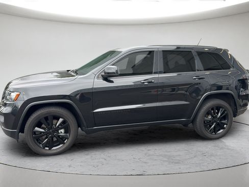 Used 2013 Jeep Grand Cherokee Altitude AWD/4WD image 11