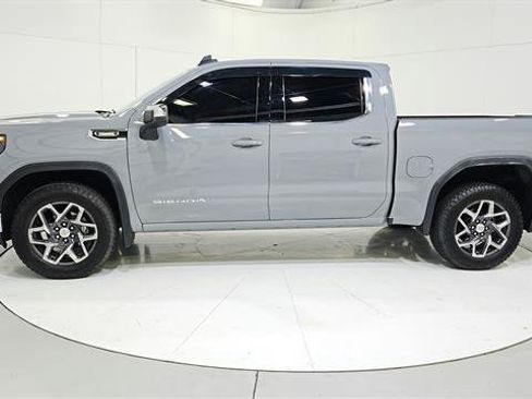 Used 2025 GMC Sierra 1500 SLE w/ Preferred Package AWD/4WD image 5