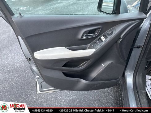 Used 2020 Chevrolet Trax LS image 9