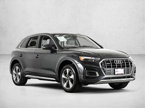 Used 2023 Audi Q5 2.0T Premium w/ Convenience Package AWD/4WD image 3