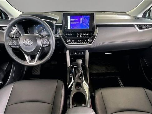 Used 2024 Toyota Corolla Cross XLE w/ Convenience Package FWD image 7