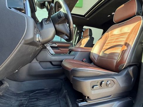 Used 2024 GMC Sierra 3500 Denali Ultimate AWD/4WD image 6