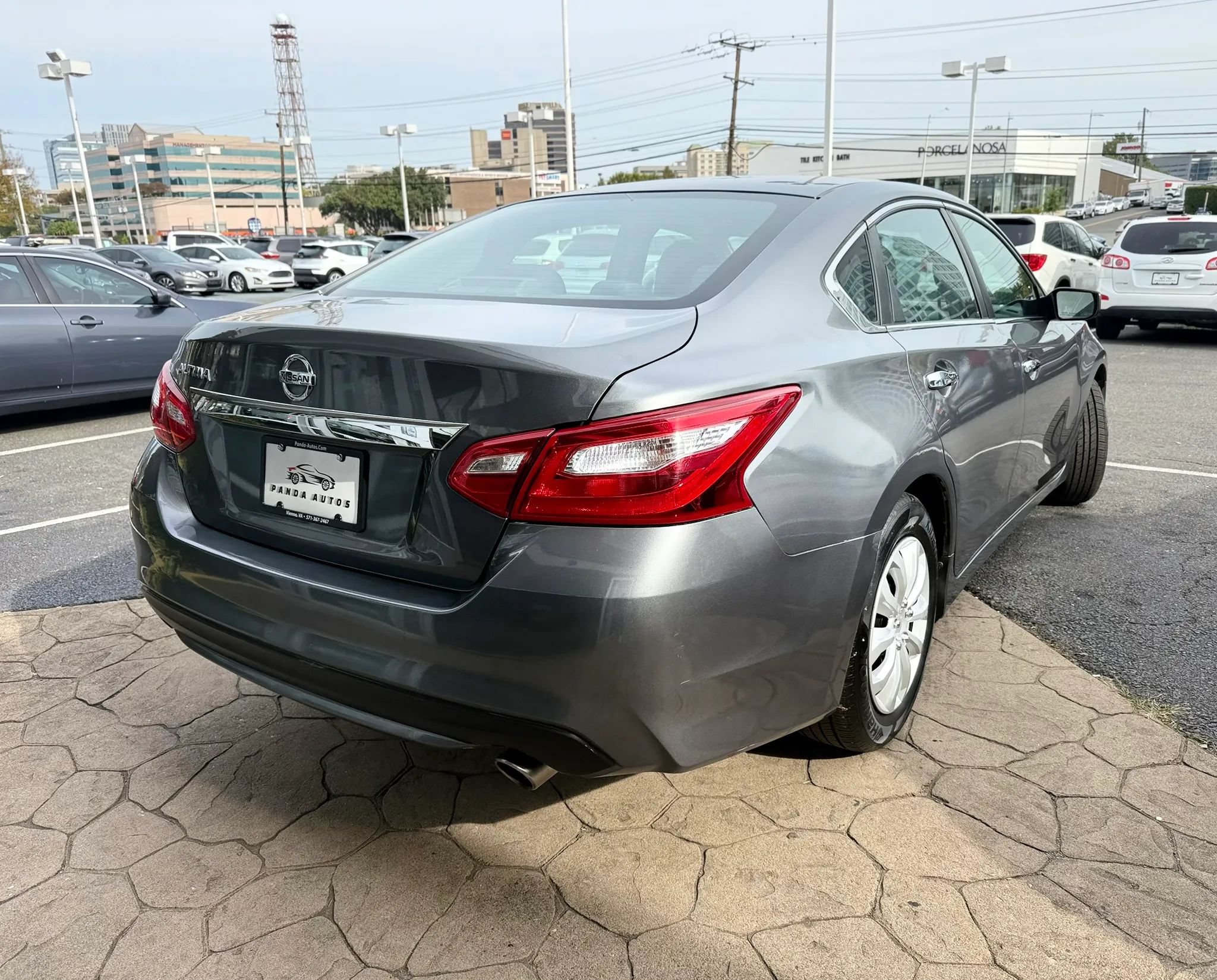 Used 2017 Nissan Altima 2.5 S w/ Power Driver Seat Package FWD image 5