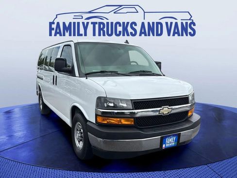 Used 2018 Chevrolet Express 3500 LT w/ LT Preferred Equipment Group RWD image 7