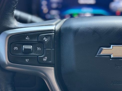 Used 2022 Chevrolet Suburban LT w/ Luxury Package AWD/4WD image 18