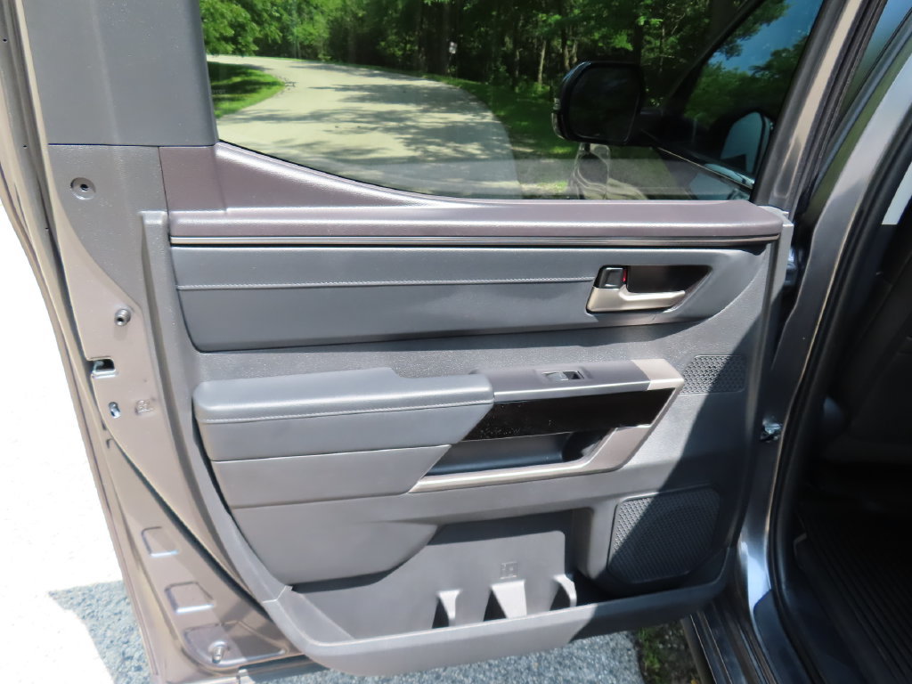 Used 2024 Toyota Tundra Limited AWD/4WD image 34