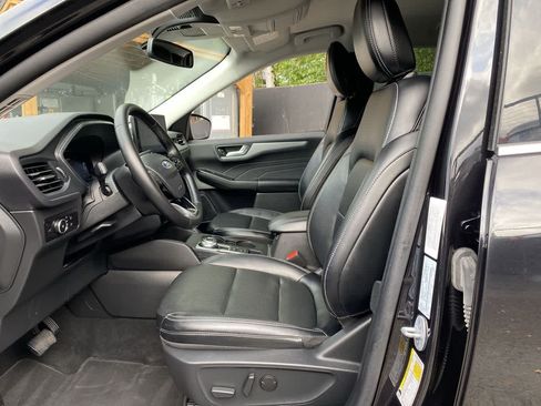 Used 2025 Ford Escape Platinum AWD/4WD image 13