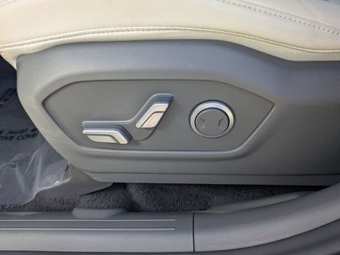 Used 2025 Hyundai Santa Fe SEL AWD/4WD image 20