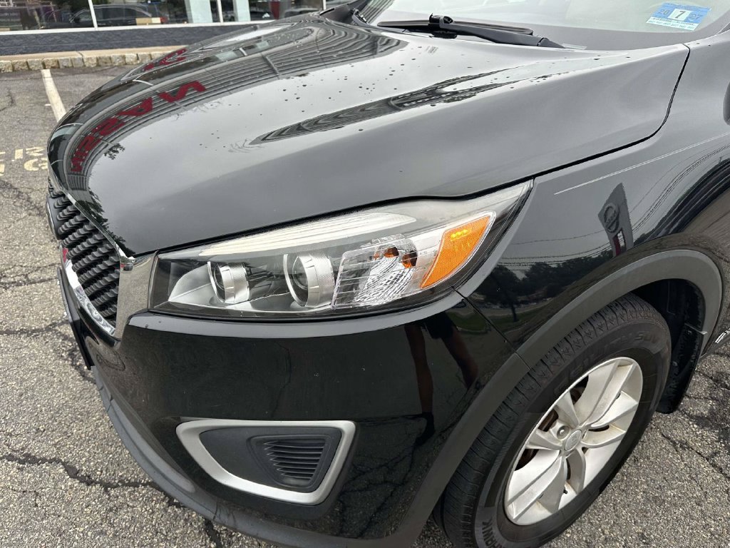 Used 2018 Kia Sorento AWD image 9
