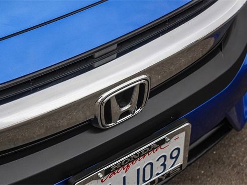 Used 2018 Honda Civic Touring image 17