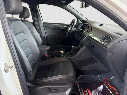 Used 2021 Volkswagen Tiguan SEL Premium R-Line AWD/4WD image 18