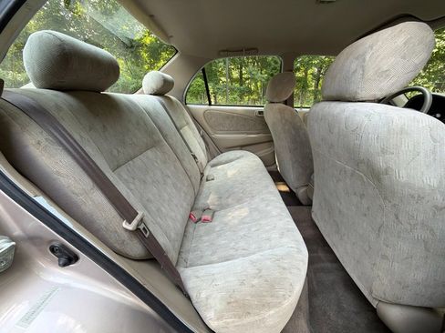 Used 1998 Toyota Corolla FWD image 13