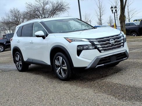 Used 2025 Nissan Rogue SL w/ Tech Package image 7