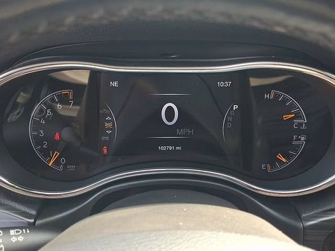 Used 2020 Jeep Grand Cherokee Laredo w/ 18" Wheel & 8.4" Radio Group AWD/4WD image 21