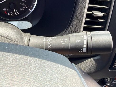 Used 2024 Nissan Frontier SV RWD image 17