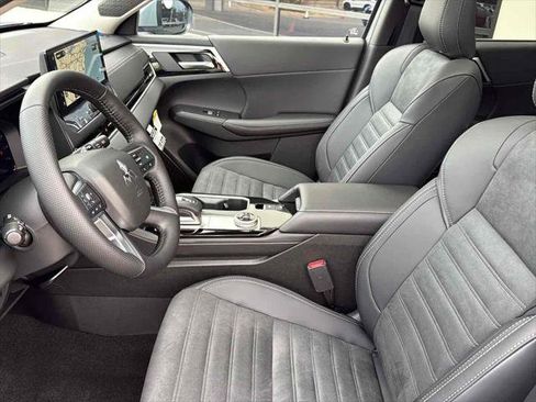 New 2026 Mitsubishi Outlander SE image 14