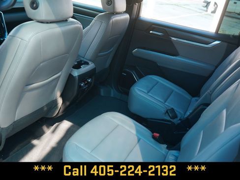 Used 2026 GMC Acadia Elevation w/ Elevation Premium Package AWD/4WD image 29