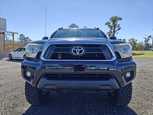 Used 2014 Toyota Tacoma 4x4 Double Cab image 2
