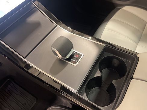 Used 2025 Land Rover Range Rover Evoque Dynamic SE image 17