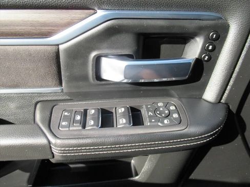 Certified 2026 RAM 3500 Laramie AWD/4WD image 21