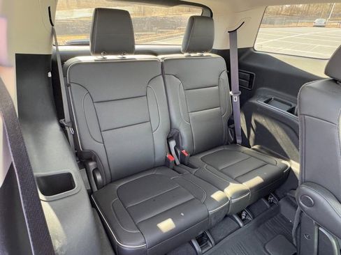 Used 2023 GMC Acadia Denali w/ Denali Ultimate Package image 12