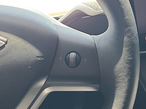 Used 2023 Tesla Model Y Long Range AWD/4WD image 27