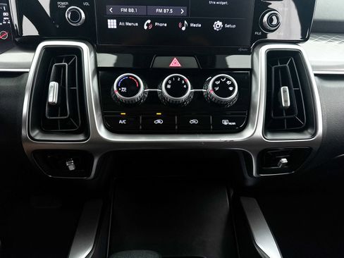 Used 2023 Kia Sorento LX FWD image 25