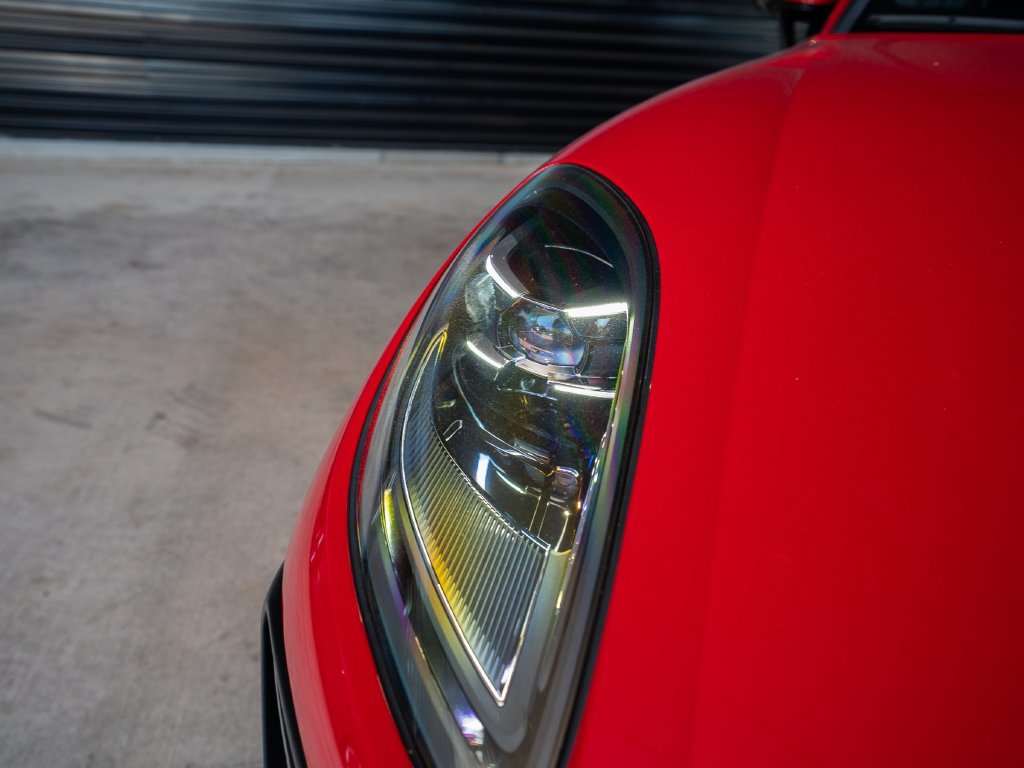 Certified 2023 Porsche Macan AWD/4WD image 13