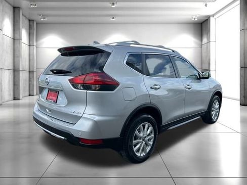 Used 2020 Nissan Rogue SV image 7