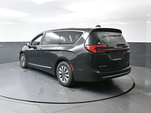 Used 2023 Chrysler Pacifica Limited image 12