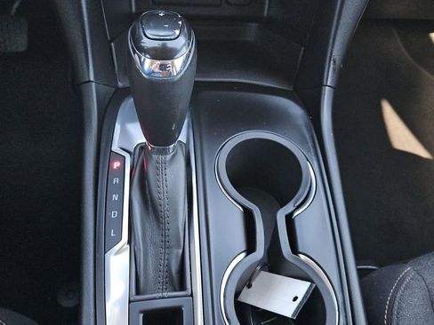 Used 2019 Chevrolet Equinox LT w/ Driver Convenience Package image 12