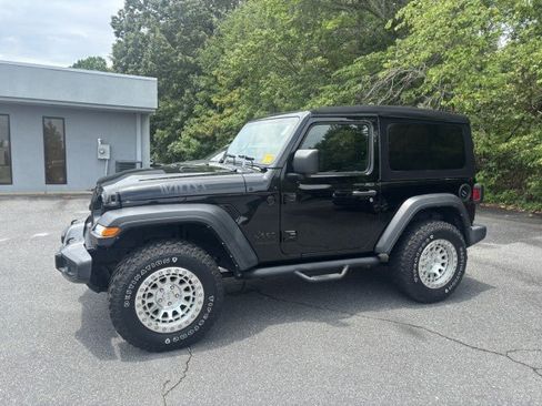 Used 2022 Jeep Wrangler Sport AWD/4WD image 2