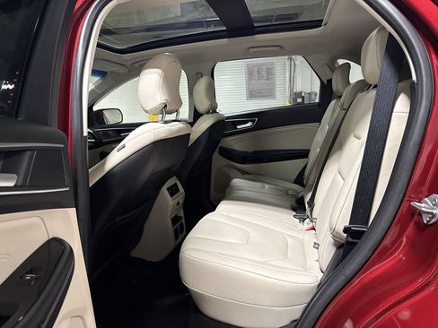 Used 2019 Ford Edge Titanium w/ Equipment Group 301A AWD/4WD image 24