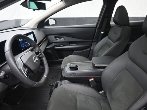 Used 2023 Nissan Ariya AWD image 17