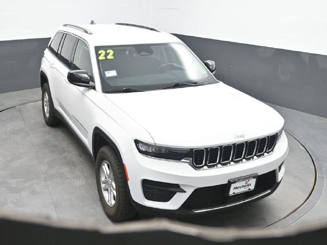 Used 2022 Jeep Grand Cherokee Laredo w/ Luxury Tech Group I AWD/4WD image 30