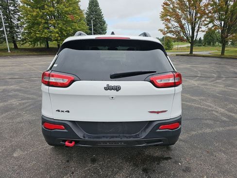 Used 2017 Jeep Cherokee Trailhawk w/ Cold Weather Group AWD/4WD image 5