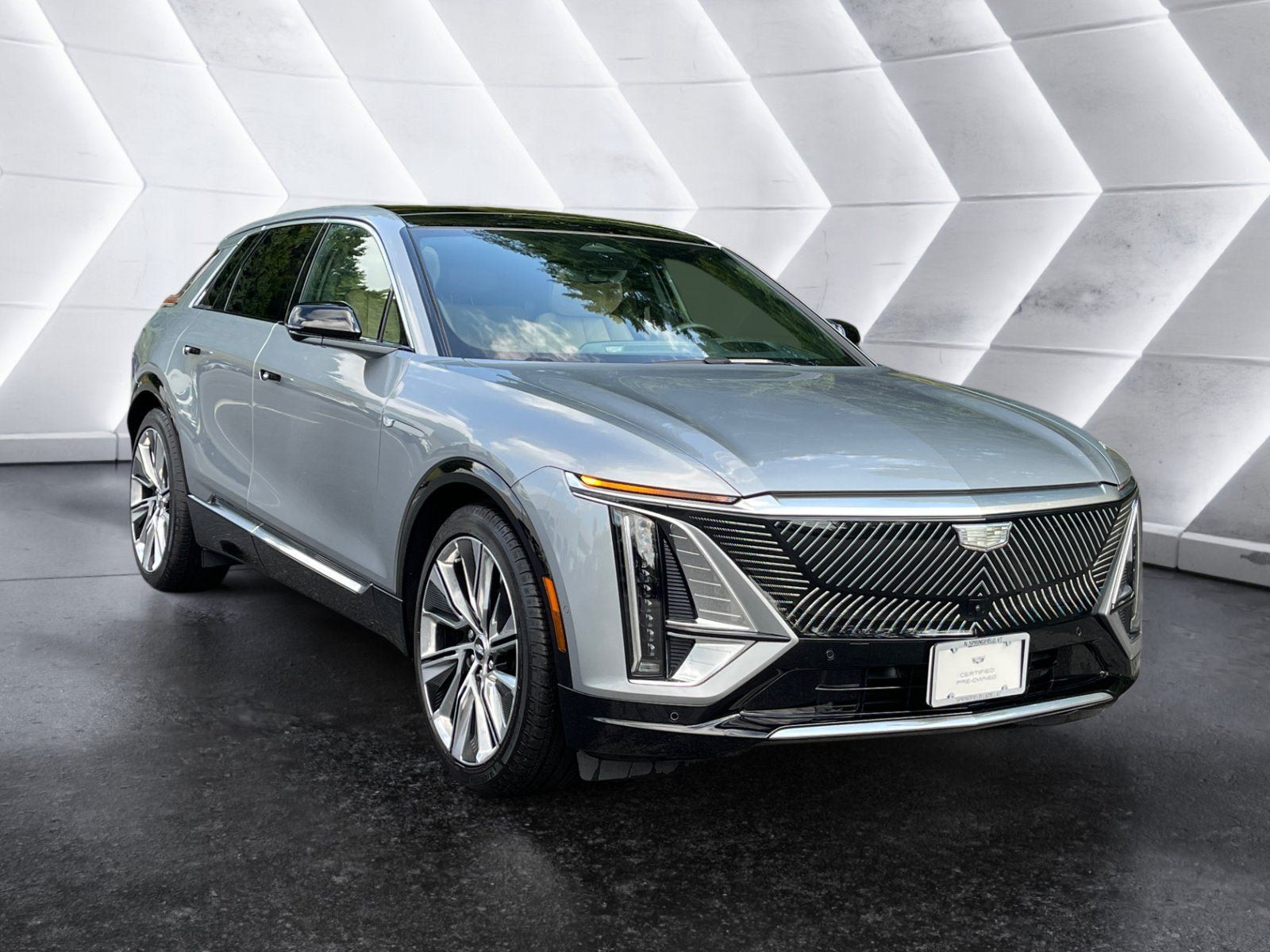 Certified 2026 Cadillac Lyriq Signature Luxury w/ Nappa Leather Package AWD/4WD image 8