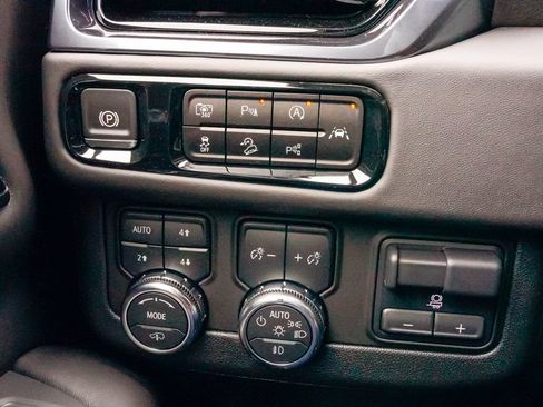 New 2026 GMC Yukon AT4 Ultimate AWD/4WD image 19